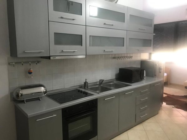 Tirane, jepet me qera garsonier 1+1 Kati 2, 40 m² 350 € 