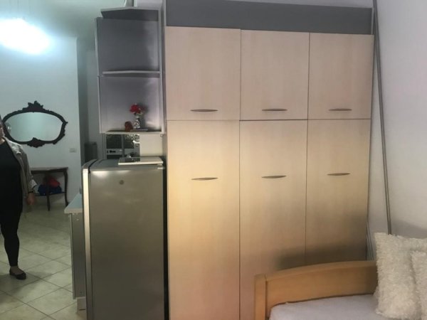 Tirane, jepet me qera garsonier 1+1 Kati 2, 40 m² 350 € 