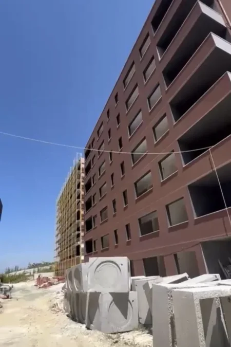 Tirane, shitet apartament 2+1 Kati 2, 124 m² 185.600 € (Rruga Elbasanit)