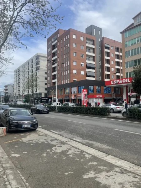 Tirane, shitet 2+1 Kati 7, 