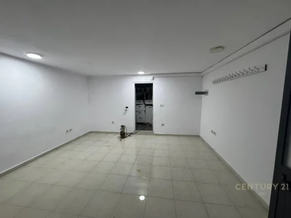 Tirane, shitet ambjent biznesi Kati -1, 25 m² 