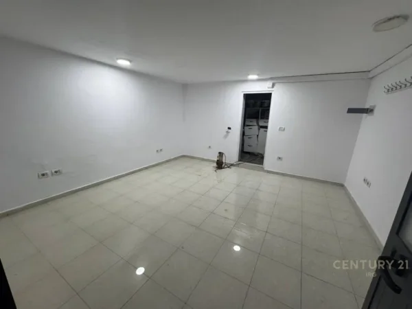 Tirane, shitet ambjent biznesi Kati -1, 25 m² 