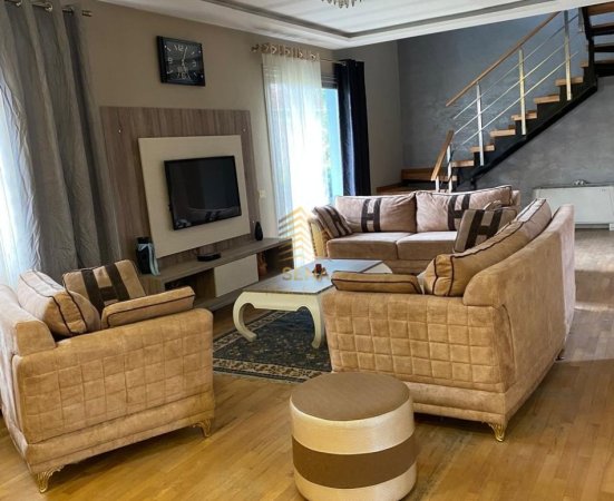 Tirane, jepet me qera apartament duplex 3+1+Ballkon Kati 3, 164 m² 1.000 € (Rruga Jordan Misja)