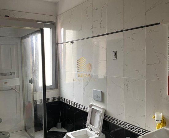 Tirane, jepet me qera apartament duplex 3+1+Ballkon Kati 3, 164 m² 1.000 € (Rruga Jordan Misja)