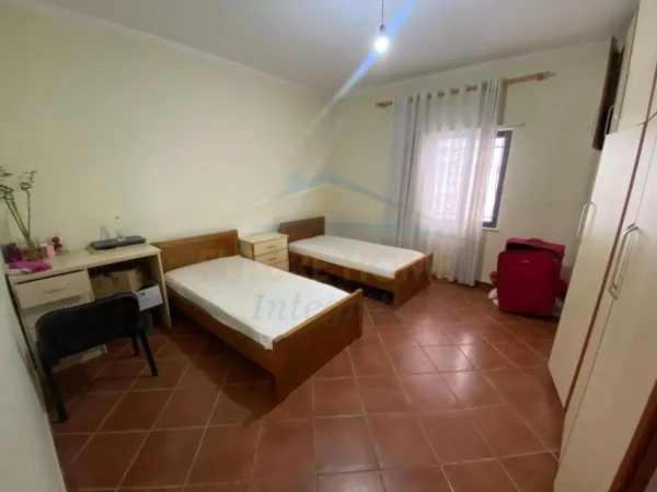 Tirane, shitet shtepi 2 Katshe Kati 0, 250.000 € (Kamez)