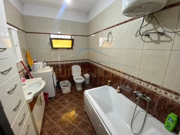 Tirane, shitet shtepi 2 Katshe Kati 0, 250.000 € (Kamez)