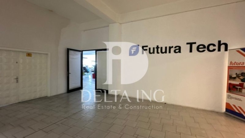 Tirane, jepet me qera ambjent biznesi Kati 2, 300 m² 1.050 € (Pranë QTU)