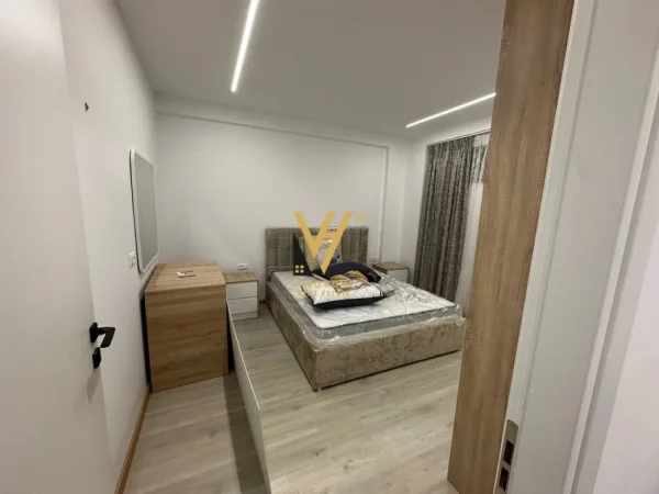 Tirane, jepet me qera apartament 1+1+Ballkon Kati 1, 55 m² 650 € (zogu i zi)