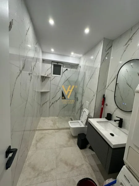 Tirane, jepet me qera apartament 1+1+Ballkon Kati 1, 55 m² 650 € (zogu i zi)