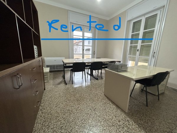 Tirane, ndarje qeraje apartament 3+1+Ballkon Kati 1, (Emin Duraku)