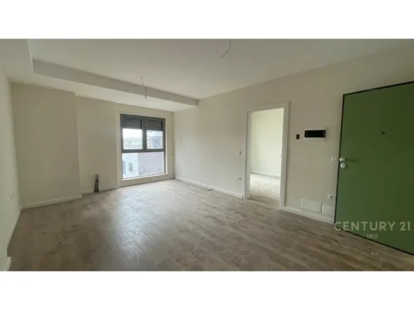 Tirane, shitet apartament 1+1 Kati 6, 56 m² 140.000 € (Shkolla e Kuqe)