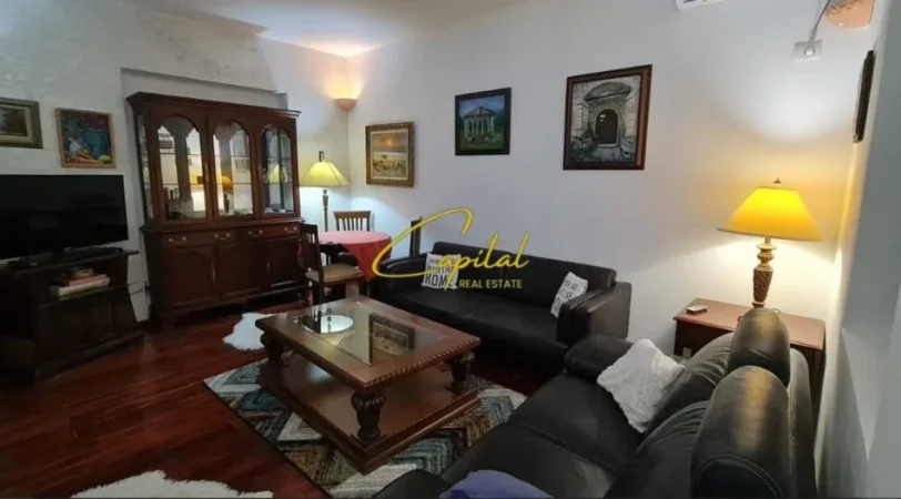 Tirane, jepet me qera apartament 1+1 Kati 2, 60 m² 600 € (ISH BLLOKU)