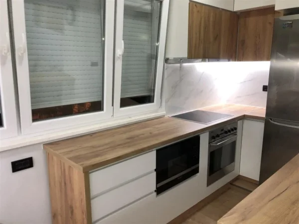 Tirane, jepet me qera apartament 1+1+Ballkon Kati 2, 61 m² 630 € (MYSLYM SHYRI)