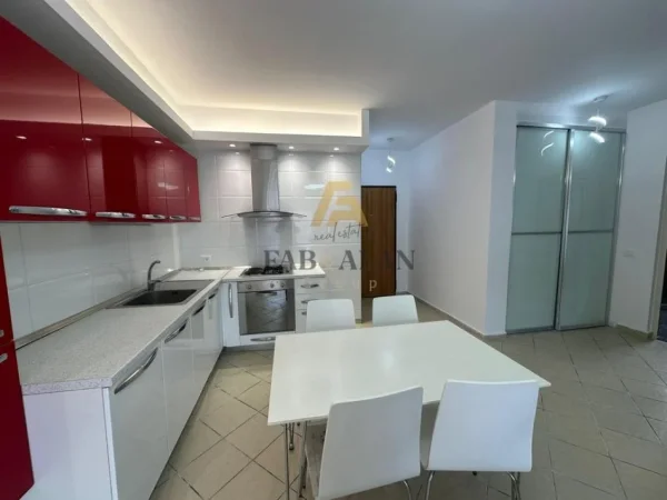 Shkembi Kavajes, shitet apartament 1+1+garazh Kati 3, 65 m² 145.000 € (Shkembi i Kavajes)