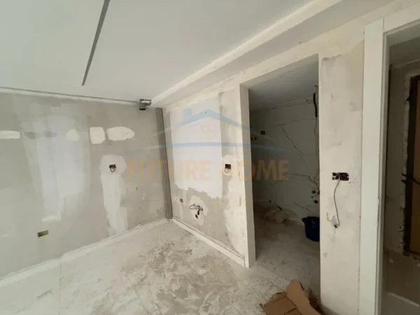 Shiten, 4 Duplexe, Shkolla e Kuqe, Tirane