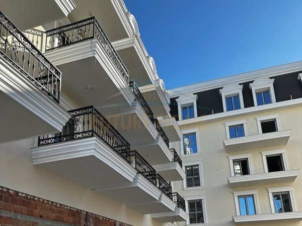 Tirane, shitet apartament 1+1+Aneks+Ballkon Kati 4, 88 m² 135.000 € (Sauk)