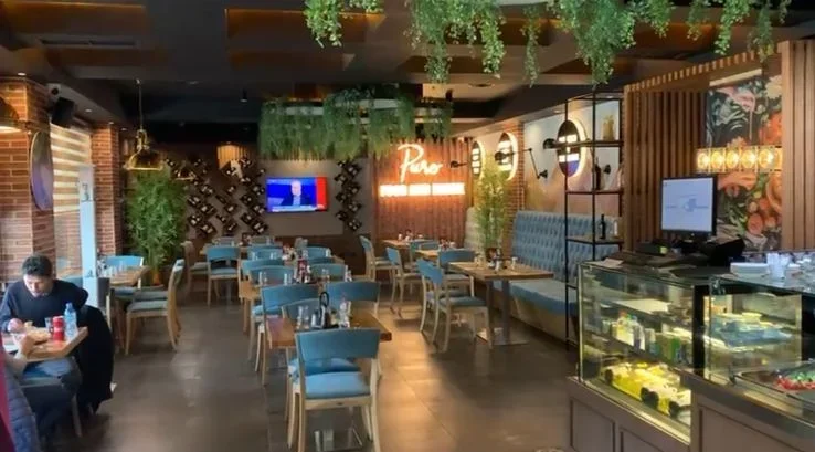 Tirane, jepet me qera bar-resorant Kati 0, 160 m² 1.500 € (LAPRAKE)