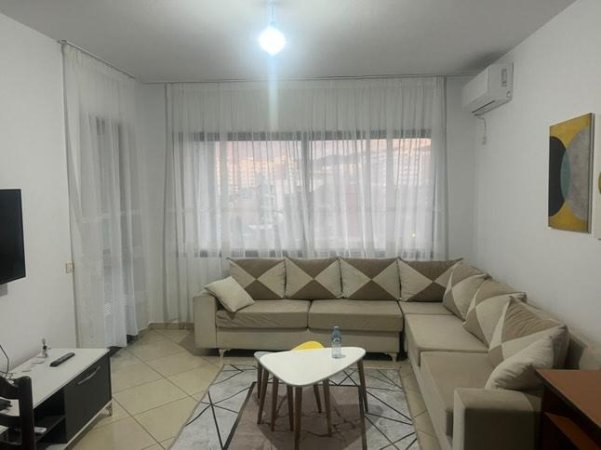 Tirane, jepet me qera apartament 2+1+Ballkon Kati 3, 102 m²  (Rruga Tom Plezha)