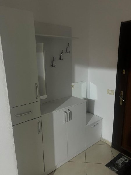Tirane, jepet me qera apartament 2+1+Ballkon Kati 3, 102 m²  (Rruga Tom Plezha)