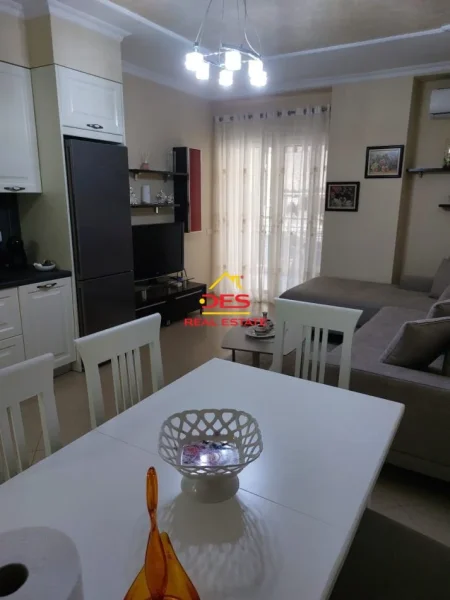 Vlore, shitet apartament 1+1+Ballkon Kati 3, 76 m² (Rruga Murat Tërbaçi)