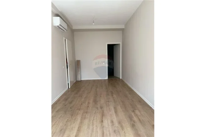 Tirane, shitet apartament 2+1+Aneks+Ballkon Kati 4, 91 m² 190.000 € (21 Dhjetori)