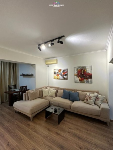 Tirane, jepet me qera apartament 2+1+BLK Kati 3, 100 m² 600 Euro (Stacioni i trenit)