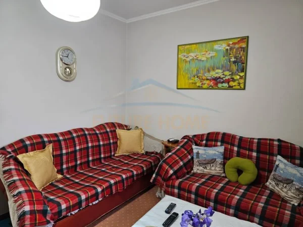 Shitet, Apartament 3+1 tek 21 Dhjetori, Tirane.