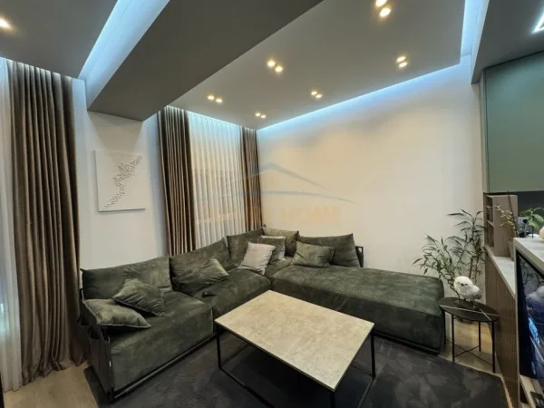 Shitet, Apartament 2+1+Post Parkimi, Kompleksi Mangalem, Alidem, Tiranë