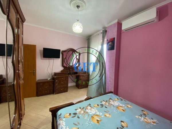 Durres, jepet me qera apartament , 70 m² 300 € 