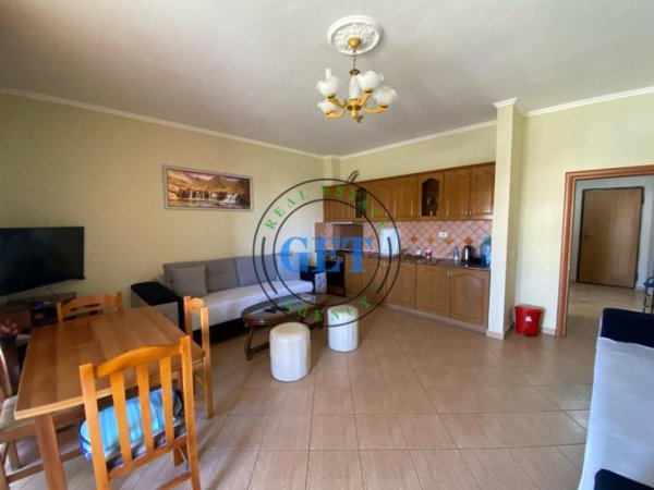 Durres, jepet me qera apartament , 70 m² 300 € 