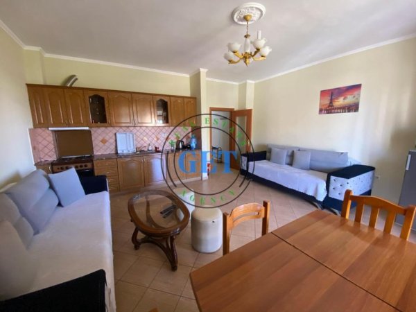 Durres, jepet me qera apartament , 70 m² 300 € 
