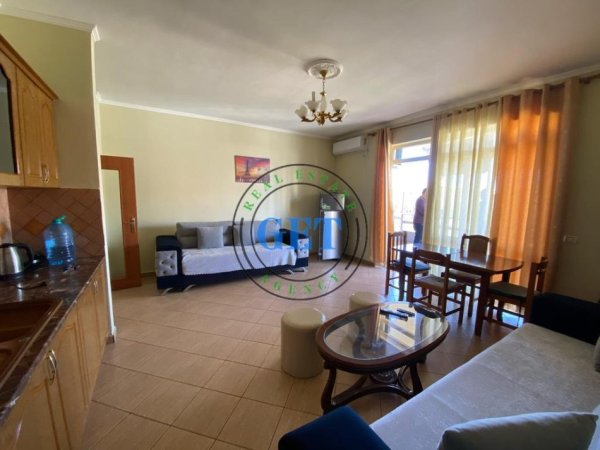 Durres, jepet me qera apartament , 70 m² 300 € 