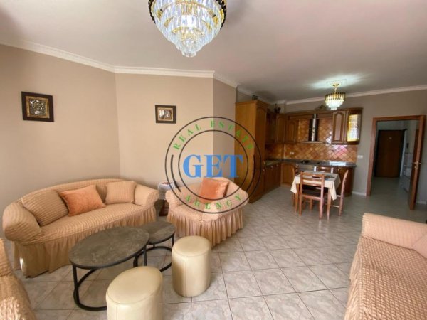 Durres, jepet me qera apartament 2+1 Kati 8, 107 m² 450 € 