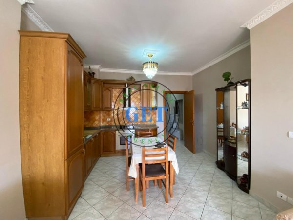 Durres, jepet me qera apartament 2+1 Kati 8, 107 m² 450 € 