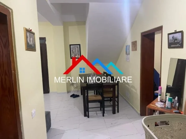 Tirane, shitet Vile  2 kateshe, me siperfaqe ndertimi 229.1 m² per 400.000 € (RRUGA PASHO HYSA, ALI DEMI)
