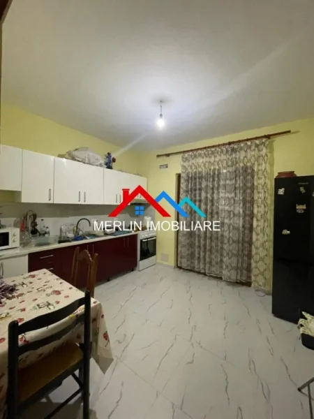 Tirane, shitet Vile  2 kateshe, me siperfaqe ndertimi 229.1 m² per 400.000 € (RRUGA PASHO HYSA, ALI DEMI)