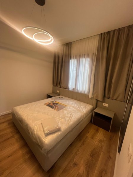 Tirane, jepet me qera apartament 2+1+Ballkon Kati 2, 82 m² 700 € (Selite)