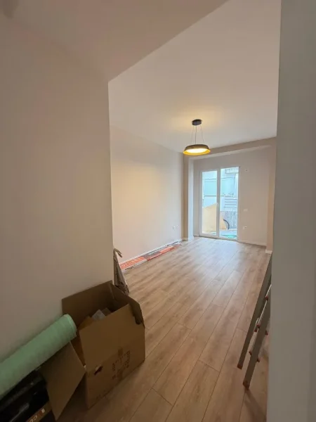 Tirane, shitet apartament 2+1+Ballkon Kati 3, 100 m² 135.000 € (rruga thesarit)