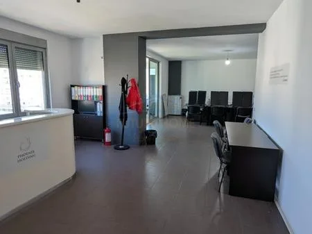 Qera, Ambient Biznesi, Zogu I Zi, Tiranë. AREA51537