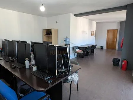 Qera, Ambient Biznesi, Zogu I Zi, Tiranë. AREA51537