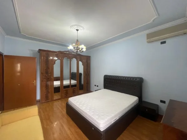 Tirane, jepet me qera shtepi 2+1+Ballkon Kati 2, 130 m² 600 € (Ali Dem prane ish Lokali Pirro Mani)
