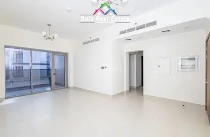 Tirane, jepet me qera dyqan Kati 0, 90 m² 2.000 € (rruga kavajes)