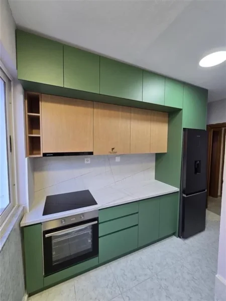 Tirane, jepet me qera apartament 1+1+Ballkon Kati 2, 74 m² 600 € (ALI DEMI)