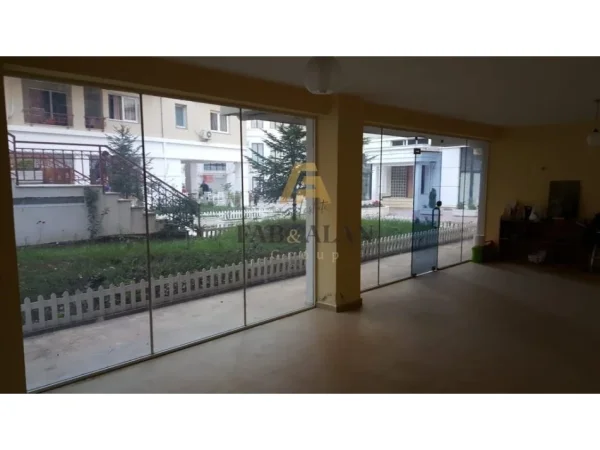 Tirane, shitet ambjent biznesi Kati 0, 86 m² 160.000 € (Selite)