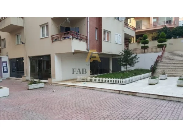 Tirane, shitet ambjent biznesi Kati 0, 86 m² 160.000 € (Selite)