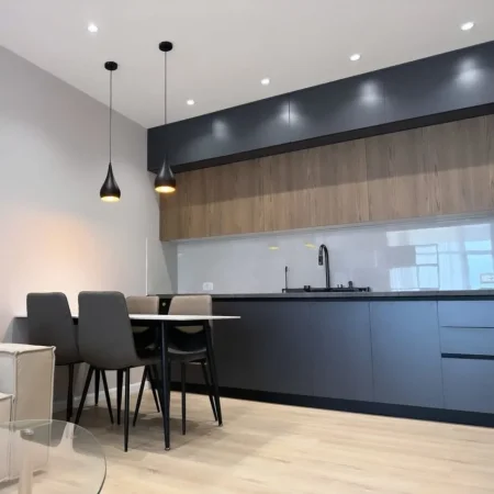 Tirane, shitet apartament 1+1 , 105 m² 165.000 € (Bulevardi Migjeni)