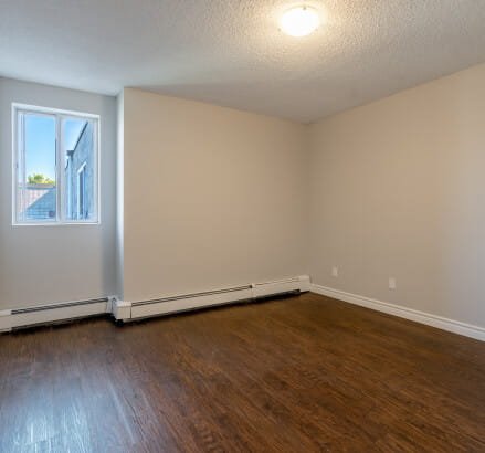 Tirane, jepet me qera zyre Kati 0, 100 m² 1.200 € (komuna e parisit)