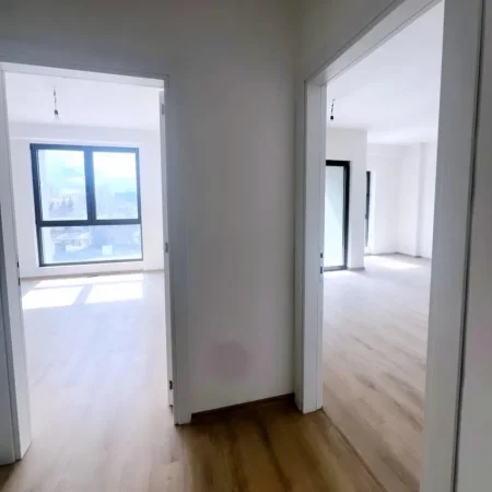 Tirane, shitet apartament 1+1 , 73 m² 131.000 € (Tek Treni)