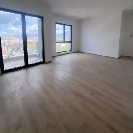 Tirane, shitet apartament 1+1 , 73 m² 131.000 € (Tek Treni)