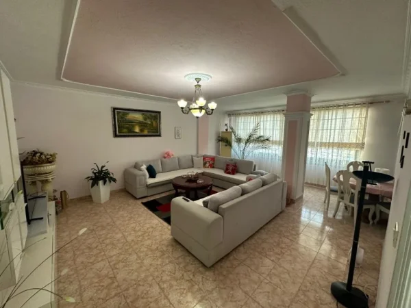 JEPET ME QIRA Apartament 2+1+2  📍Pallati me Shigjeta